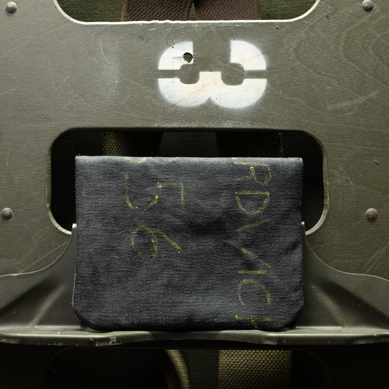 British Military Canvas Cobra Flap Pouch IND1778と同じキャンバスから製作 | 2枚目